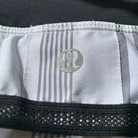 Lululemon tennis skirt - Picture 3 of 4